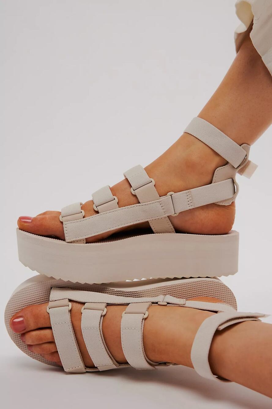 Teva Flatform Mevia Sandals In Birch Size 9
